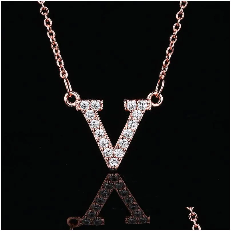 v-shaped titanium steel pendant necklaces womens cd love necklace designer jewlery cuban link chain  coco crystal stones fast shipping iced out