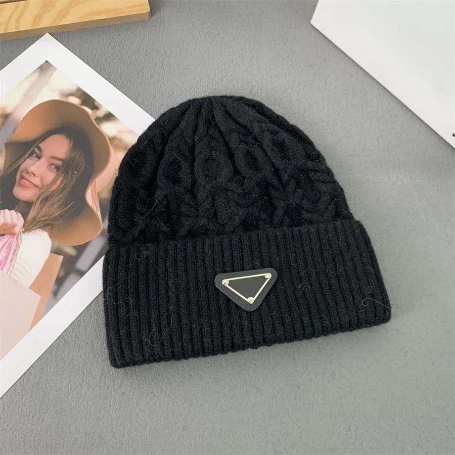 Fashion designer hat winter warm knit hat ear protection men`s and women`s casual outdoor skiing hat