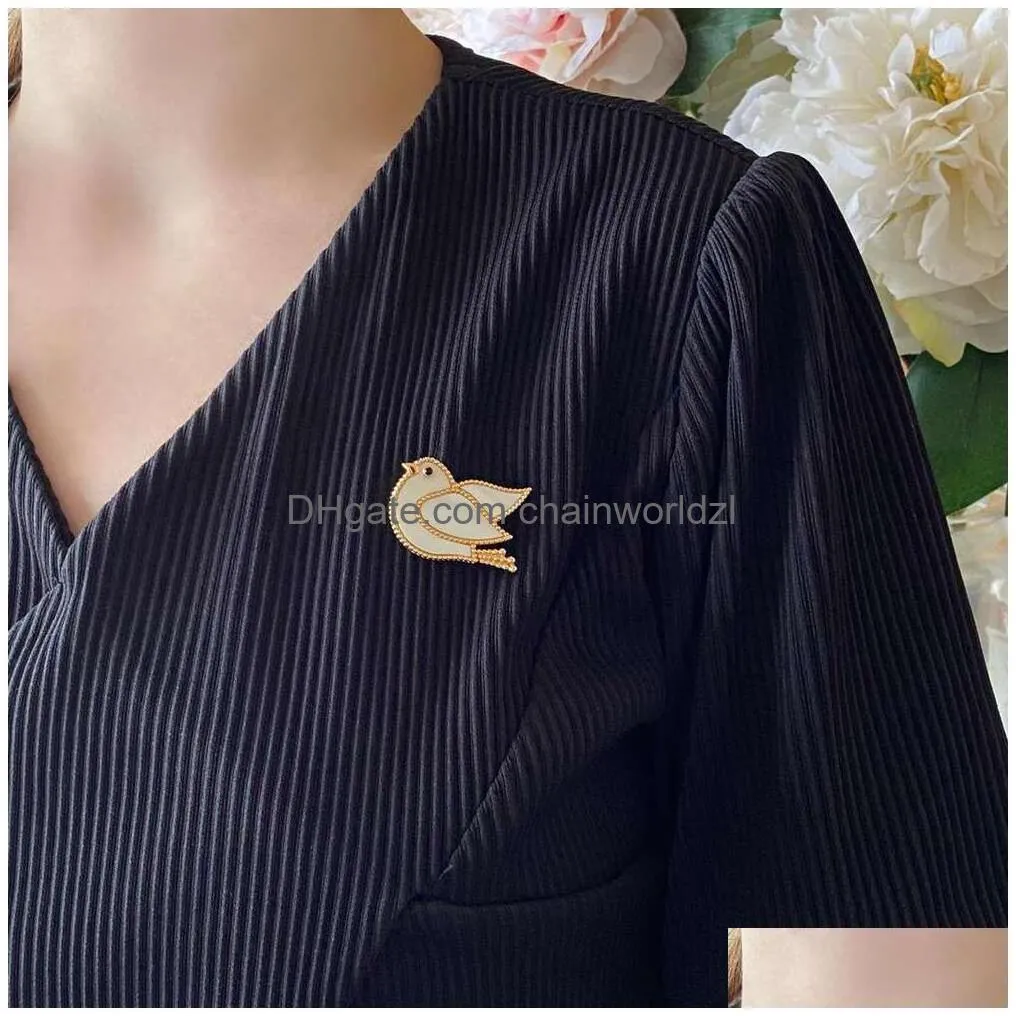 v gold plated mijin bird animal breastpin vanly cleefly lucky children series cnc high edition personalized drama fashion