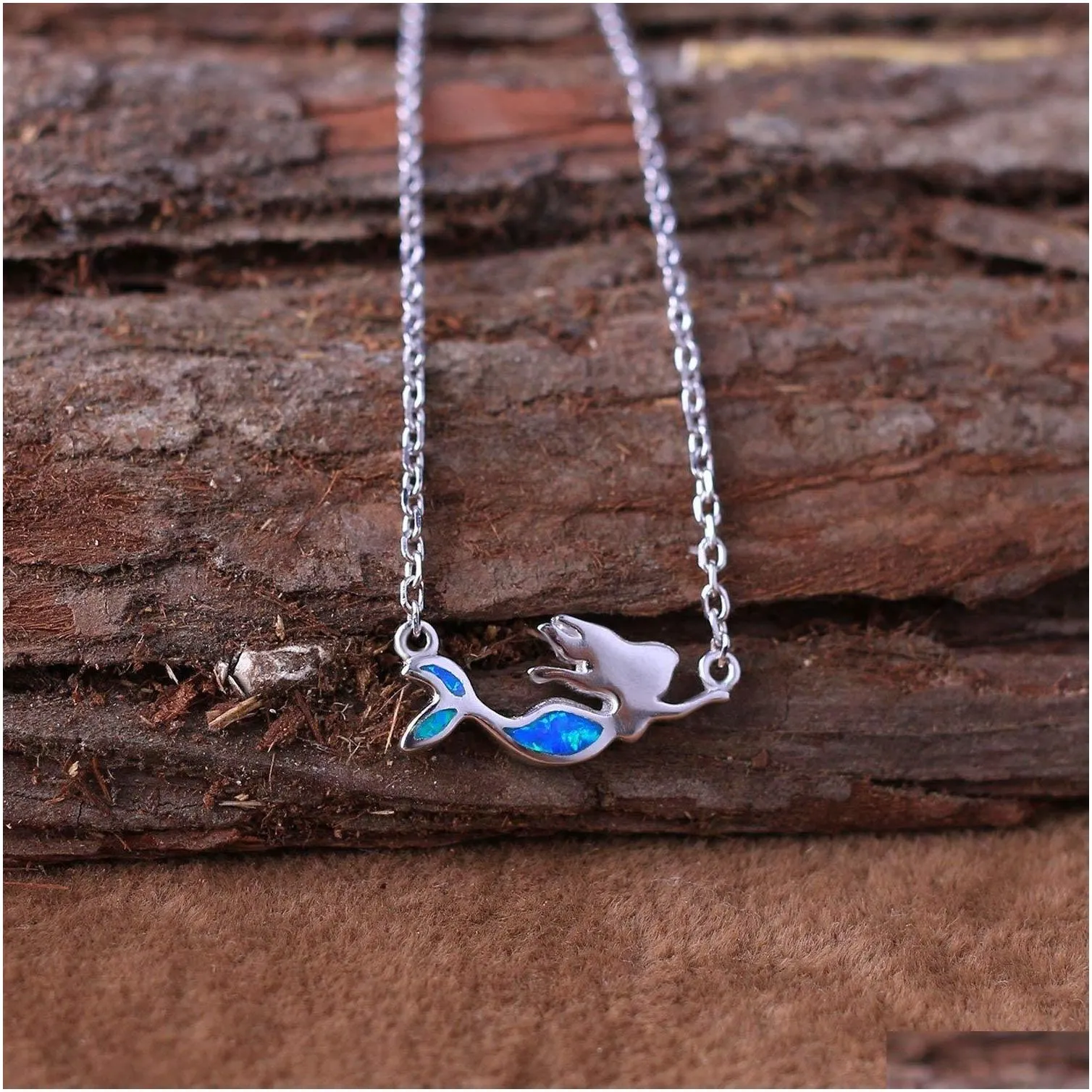 exquisite and beautiful mermaid blue fire opal pendant necklace 925 sterling silver filled fashion female animal necklace jewelry gift