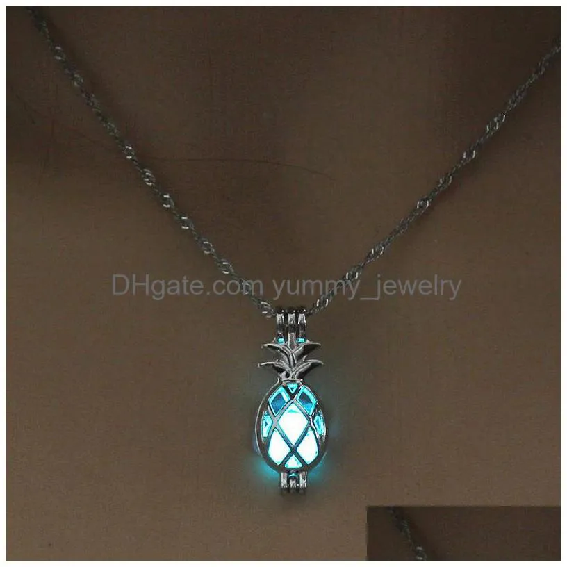 Lockets Luxury Glow In The Dark Pineapple Necklaces Hollow Luminous Stone Pearl Fruit Cage Pendant Necklace For Women Ladies Fashion J Dhhqp
