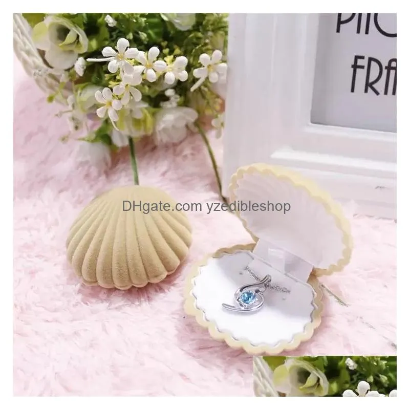 velvet shell shape jewelry boxes for pendant necklaces women luxury wedding engagement gift case packaging display