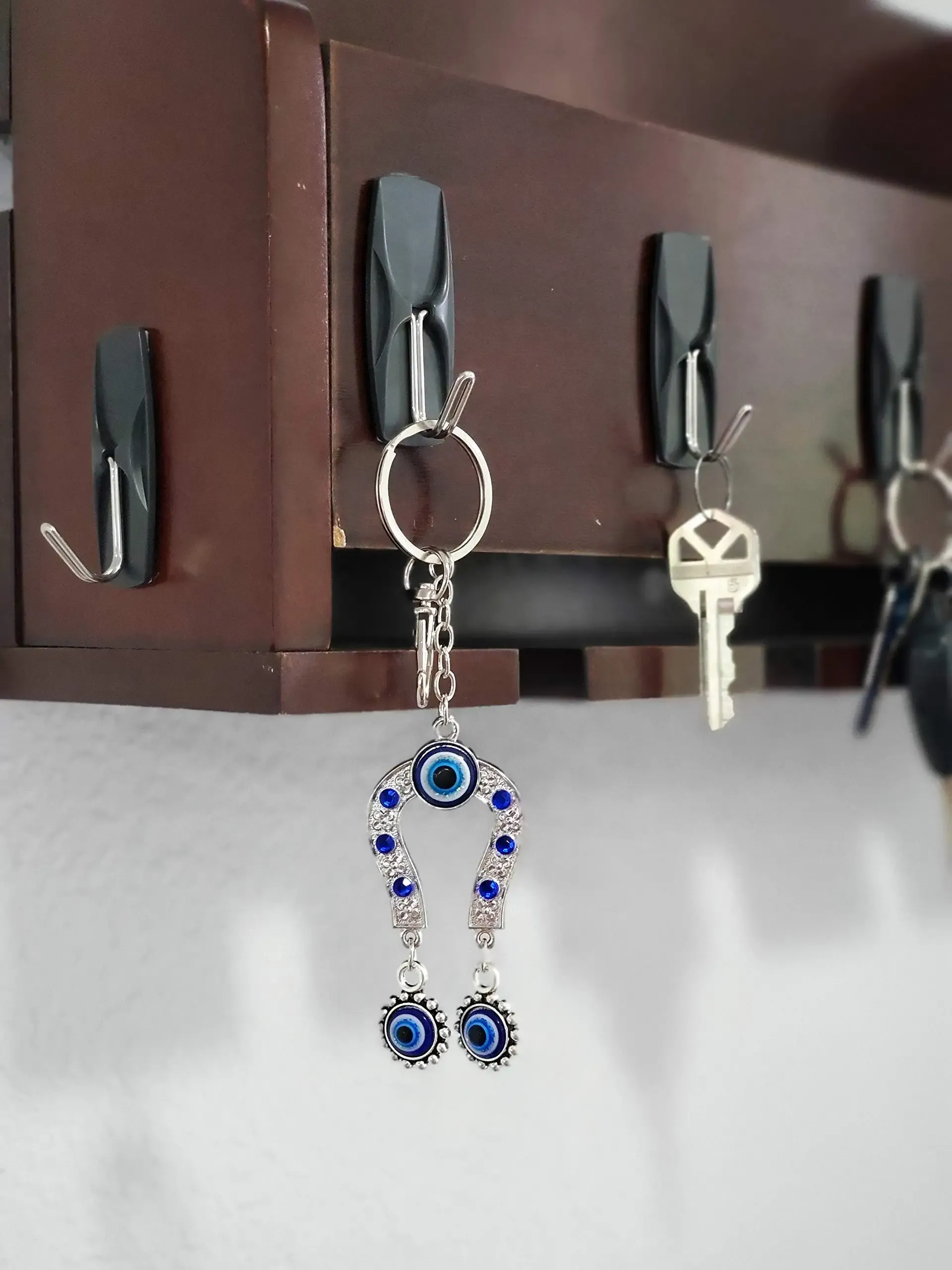 3ml bravo team lucky horse shoe with blue crystal hanging evil eye charms keychain ring w/clasp sign of good fortune good luck blessing home bags car rear view mirror hanging accessories