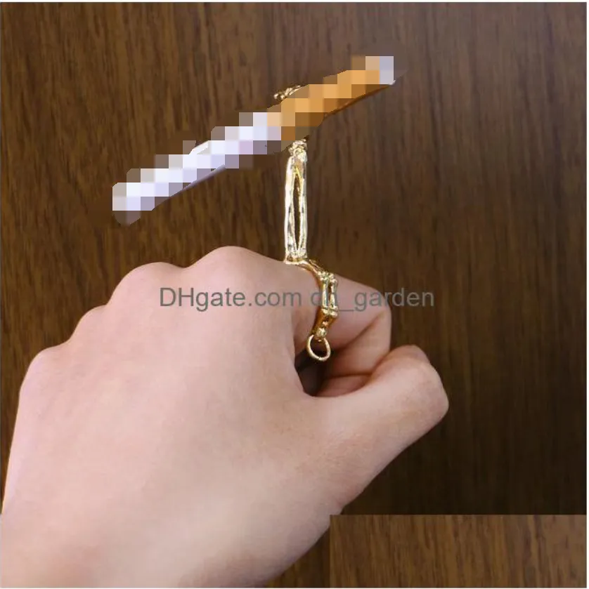 wholesale new male alloy skeleton hand bone smoking ring cigarette holder opening ring cigarette holder punk jewelry 001