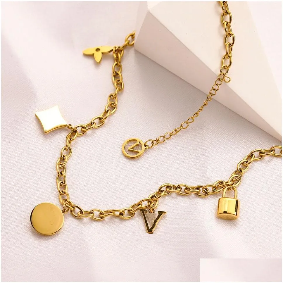 2022 fashionable 18k gold plated stainless steel necklaces choker flower letter pendant statement fashion womens necklace wedding jewelry accessories