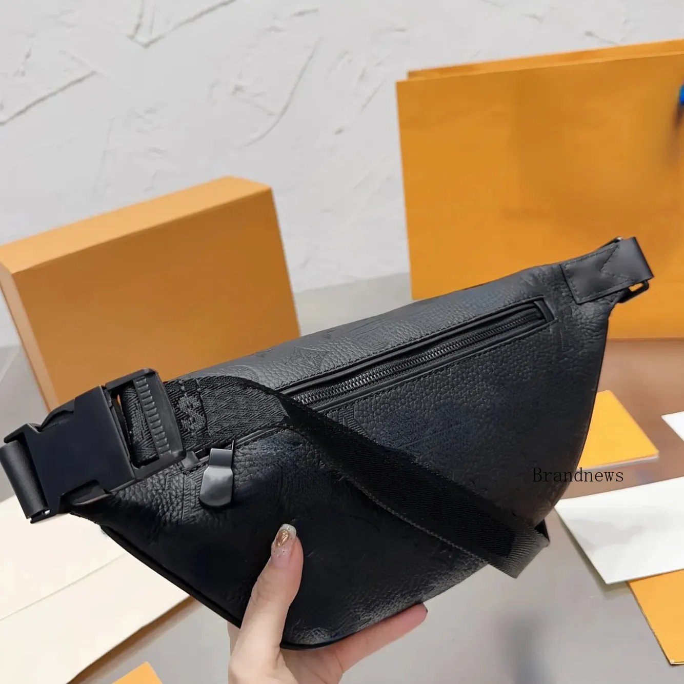 Designer Real Leather Waist Bags Bumbag Women Men Discovery Casual Fashion Belt Chest Bags Black Fanny Pack Classic Brand Cross Body Shoulder Bags 41cm Bum Bag 2520