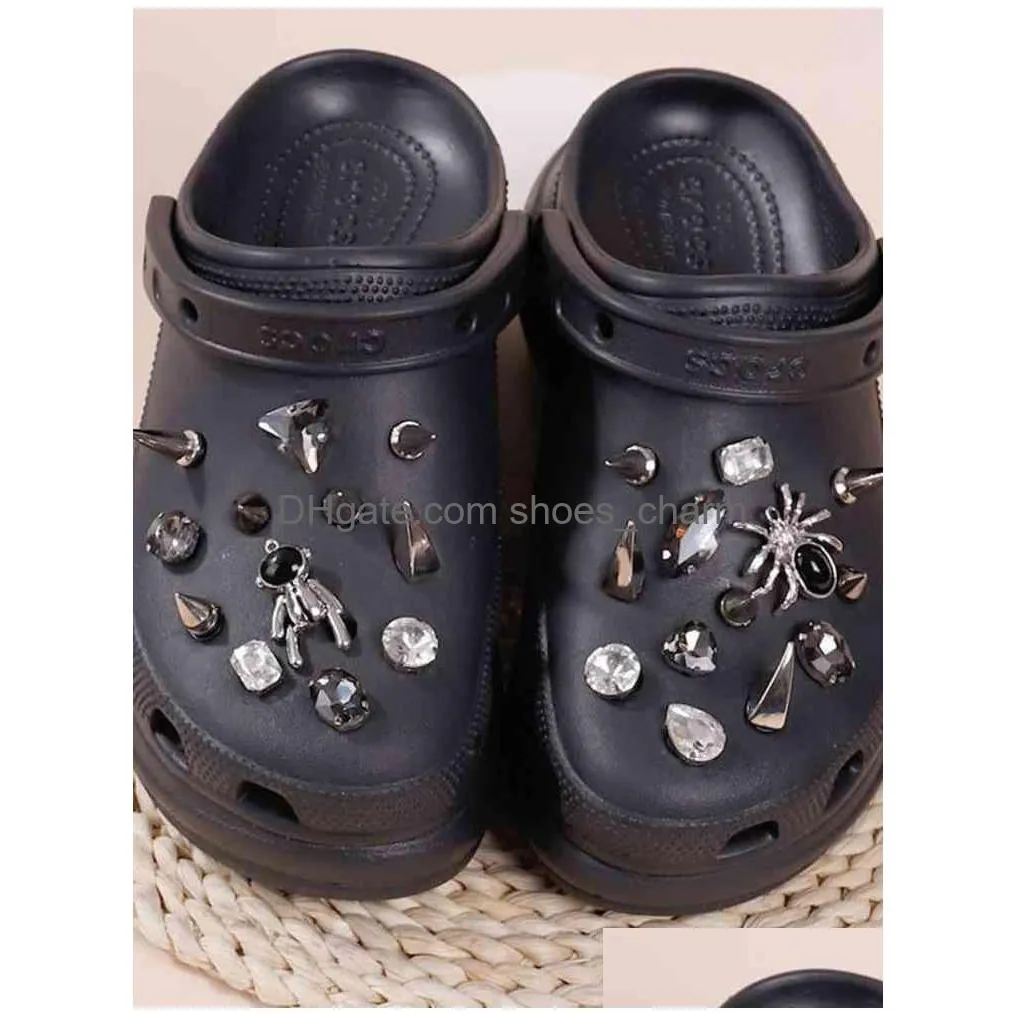 charms designer punk rivets diy shoe decoration croc jibz clogs luxury rhinestone childrens gifts for boys and girls