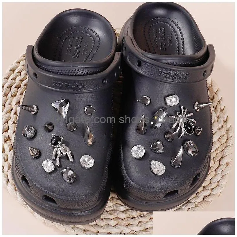 charms designer punk rivets diy shoe decoration croc jibz clogs luxury rhinestone childrens gifts for boys and girls