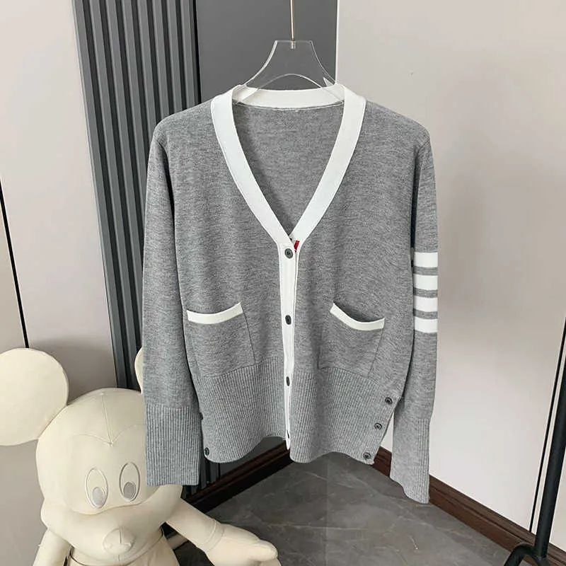 Autumn 2023 Tom Women's Sweater Academic V-neck Single Breasted Contrast Color Long Sleeve Cardigan Casual Versatile Front Long Coat