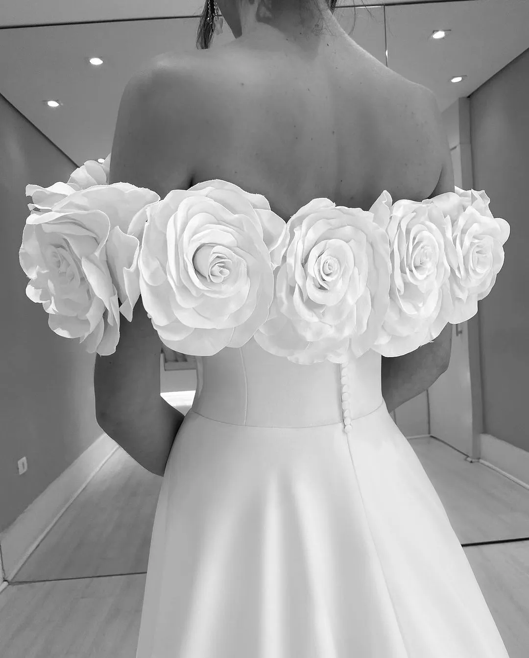 2023 Country Garden White A Line Wedding Dress Strapless Hand Made Flowers Satin Bridal Gowns Dresses vestido de novia