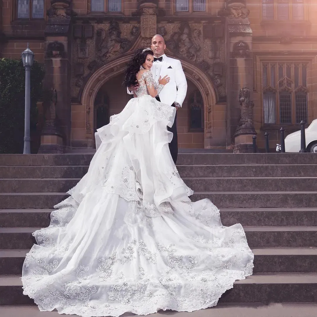 Luxurious Rhinestone Crystal Wedding Dress High Neck Beads Applique Long Sleeves Mermaid Bridal Dress Gorgeous