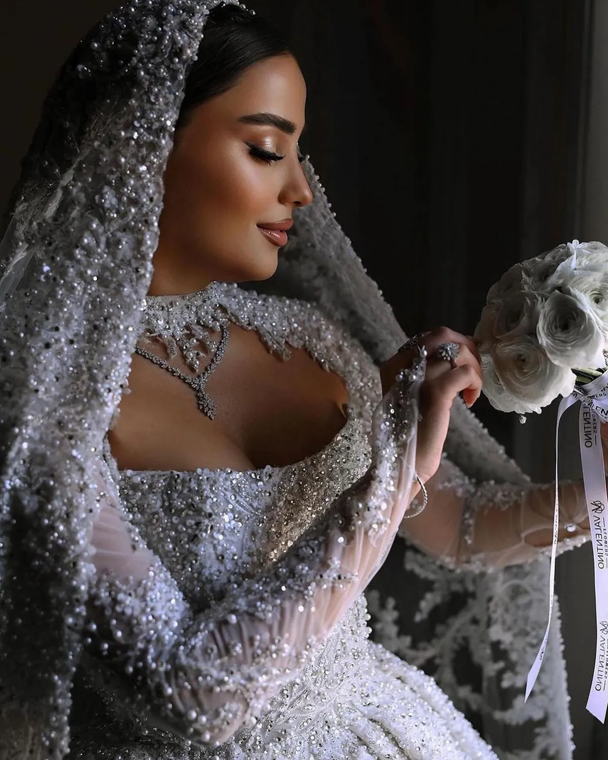 Luxurious Crystal Wedding Dresses Ball Gown High Neck Dresses Beading Pearls Sequined Lace vestidos de novia Custom Made