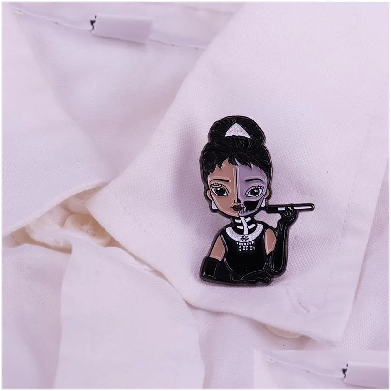 Beautiful Audrey Hepburn Smoking Stick Badge Brooch Beauty Woman Classic Enamel Pin