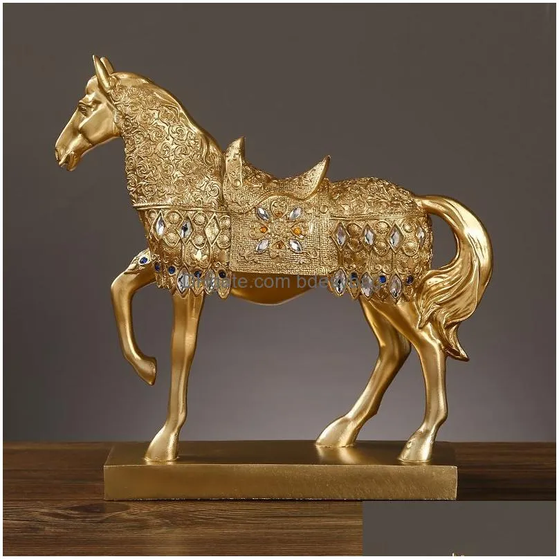 Decorative Objects & Figurines Creative Crafts Resin Decorative Objects Golden War Horse Statue Scpture Modern Office Desk Nordic Home Dhm6A