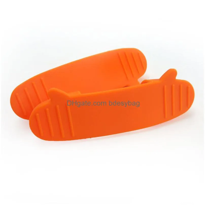 nonslip silicone kitchen gadget kitchen gadgets mini heat insulated finger clip dish plate clamp gripper pot holder lx5304