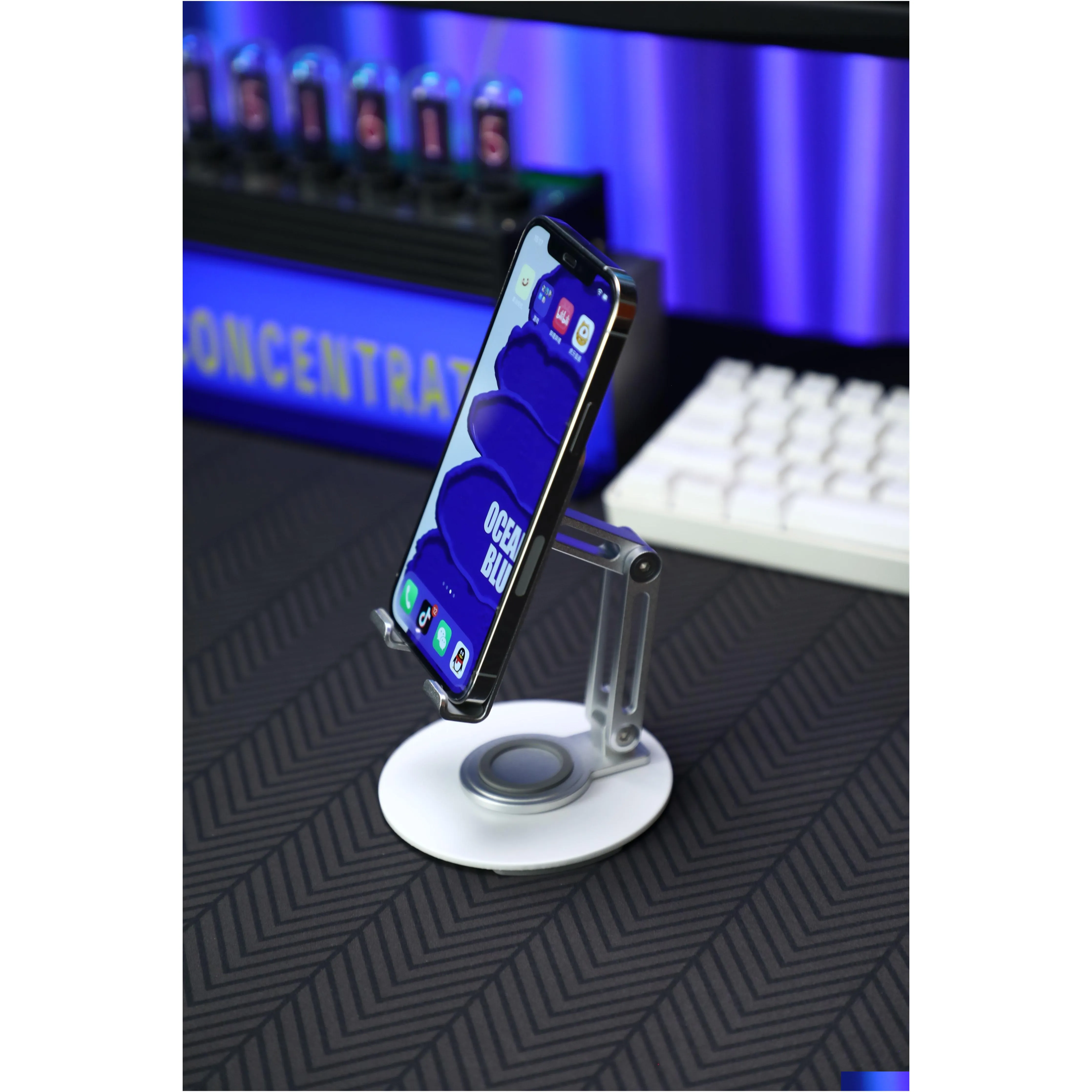 aluminum alloy mobile phone bracket desktop plate bracket plastic mobile phone stand rotary folding holder