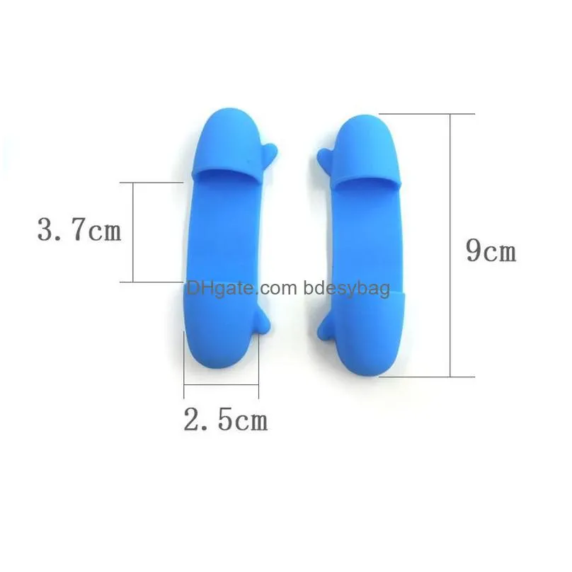 nonslip silicone kitchen gadget kitchen gadgets mini heat insulated finger clip dish plate clamp gripper pot holder lx5304