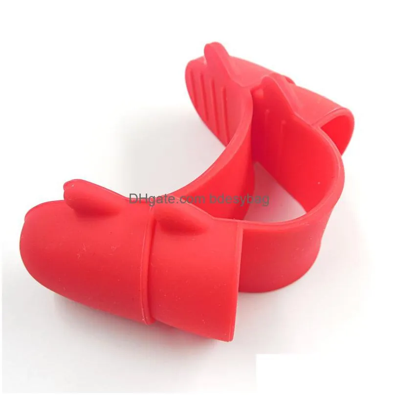 nonslip silicone kitchen gadget kitchen gadgets mini heat insulated finger clip dish plate clamp gripper pot holder lx5304