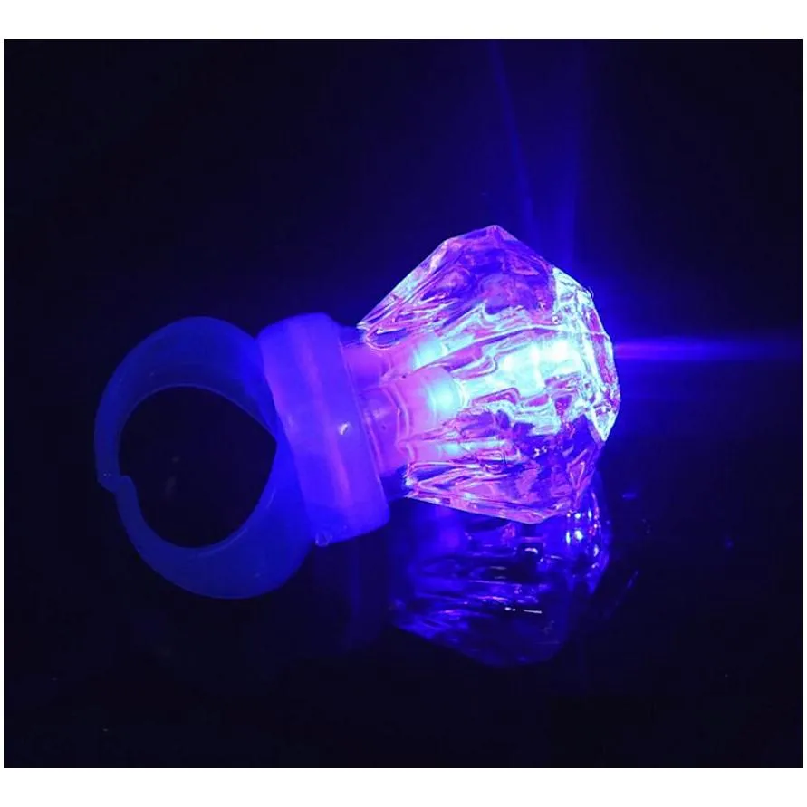 Party Favor Light Up Sparkling Rings Bridal Shower Favorise Enfants Adts Clignotant En Plastique Diamant Bling LED Glow Ring Pour Anniversaire Bachel Dhysa Du 0 32 DHgate