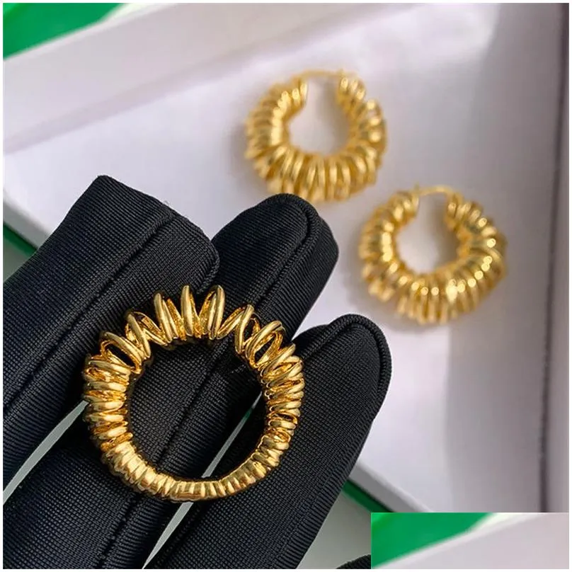 Stud Stud Bottega European And American Spring Gold Earrings Niche Design High-End Light Luxury Fashion Tide Brand Retro Wild Jewelry Otmnq