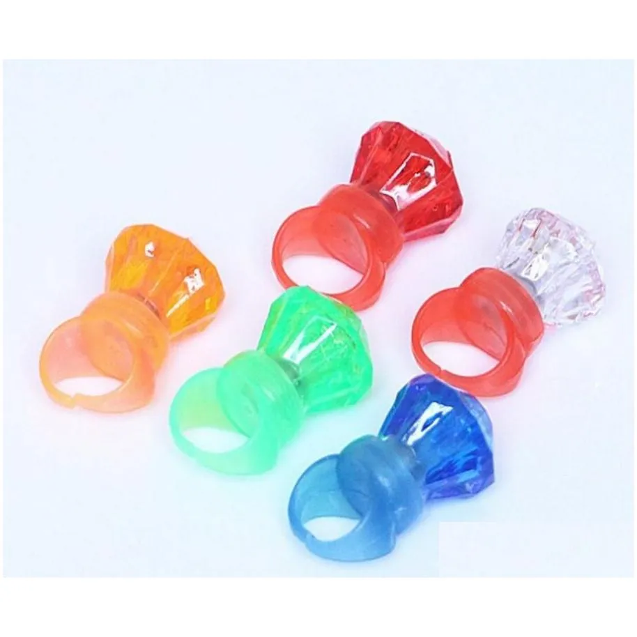 Party Favor Light Up Sparkling Rings Bridal Shower Favorise Enfants Adts Clignotant En Plastique Diamant Bling LED Glow Ring Pour Anniversaire Bachel Dhysa Du 0 32 DHgate