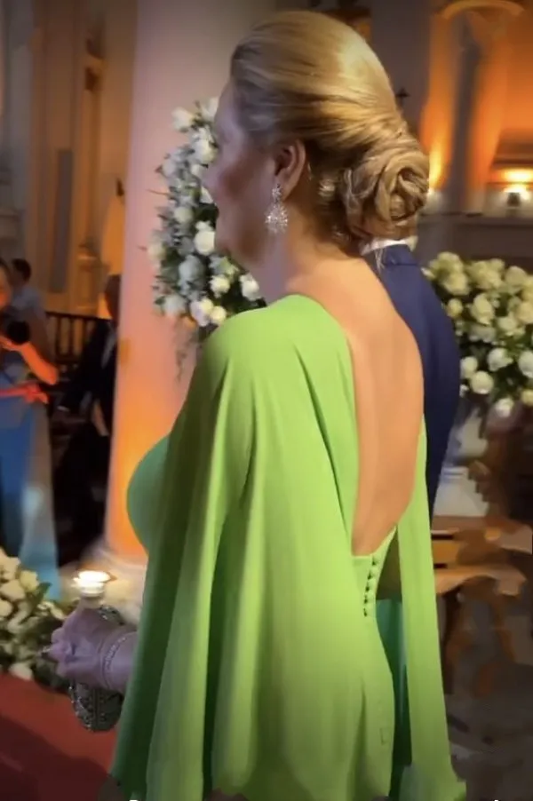 Modern Green Chiffon Mother Of The Bride Dresses With Long Cape Train Plus Size Women Evening Party Gowns Backless Wedding Guest Formal Occasion Prom Dress CL2949