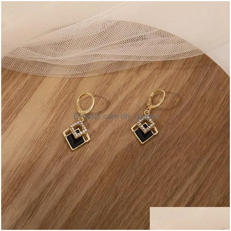 Dangle & Chandelier Black Pendants Womens Hanging Earrings Gold Color Buckle Drop Earring Rhinestone Statement Ear Rings Par Dhgarden Otjyi