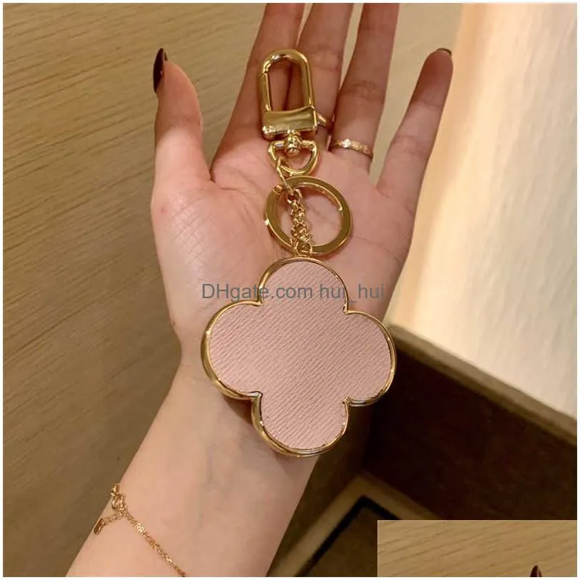 designer four-leaf keychains lucky clover car key chain rings accessories fashion pu leather keychain buckle for men women hanging