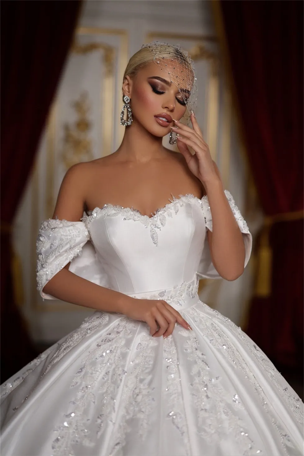 Princess White Satin Wedding Dresses Ball Gown Off Shoulder Short Sleeve Lace Appliques Mariage Bridal Gowns Vestido de noiva