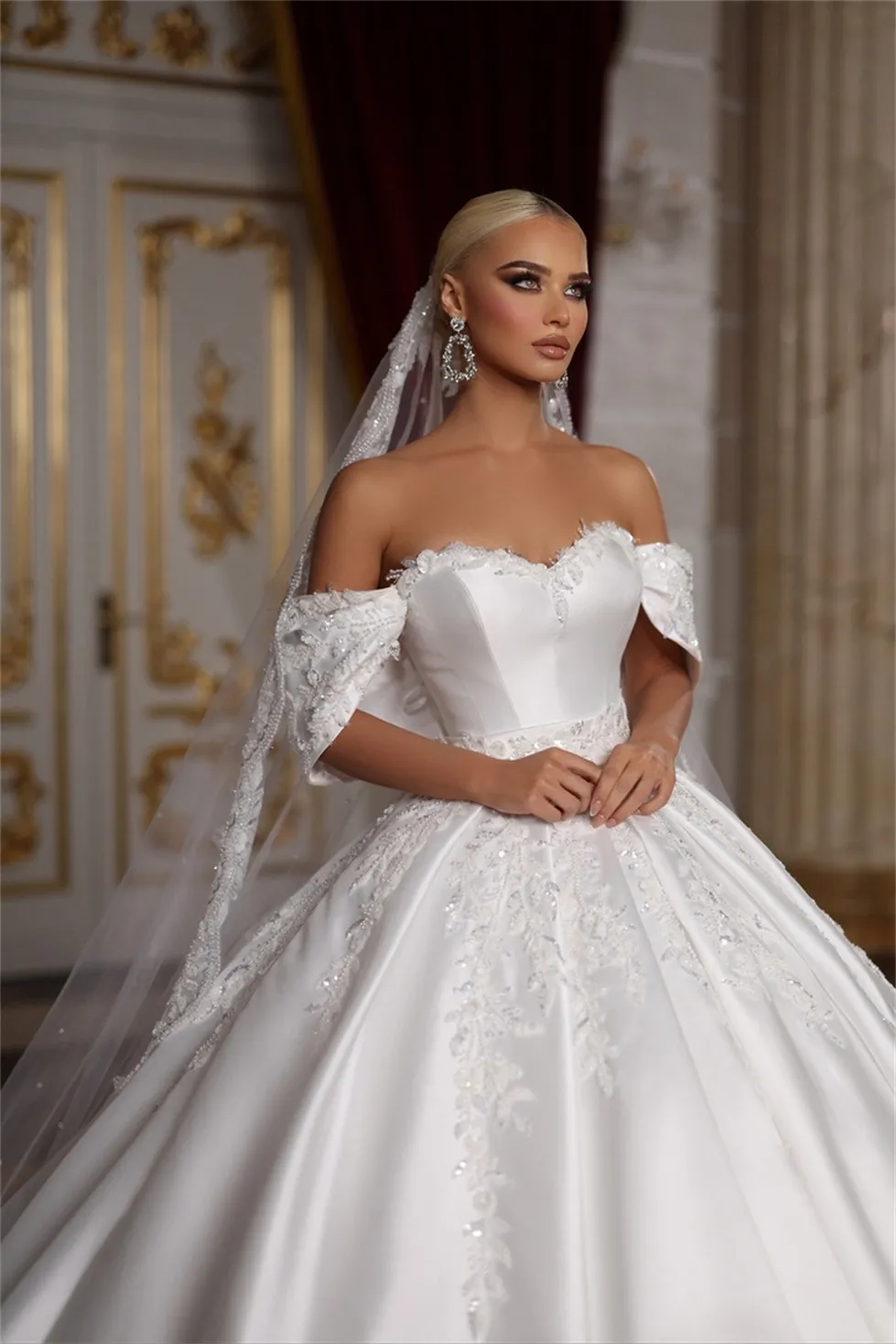 Princess White Satin Wedding Dresses Ball Gown Off Shoulder Short Sleeve Lace Appliques Mariage Bridal Gowns Vestido de noiva