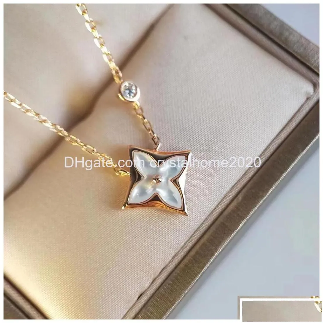 pendant necklaces clover designer brand luxury for women mother of pearl 4 leaf flower sweet love choker necklace jewelry gift origi