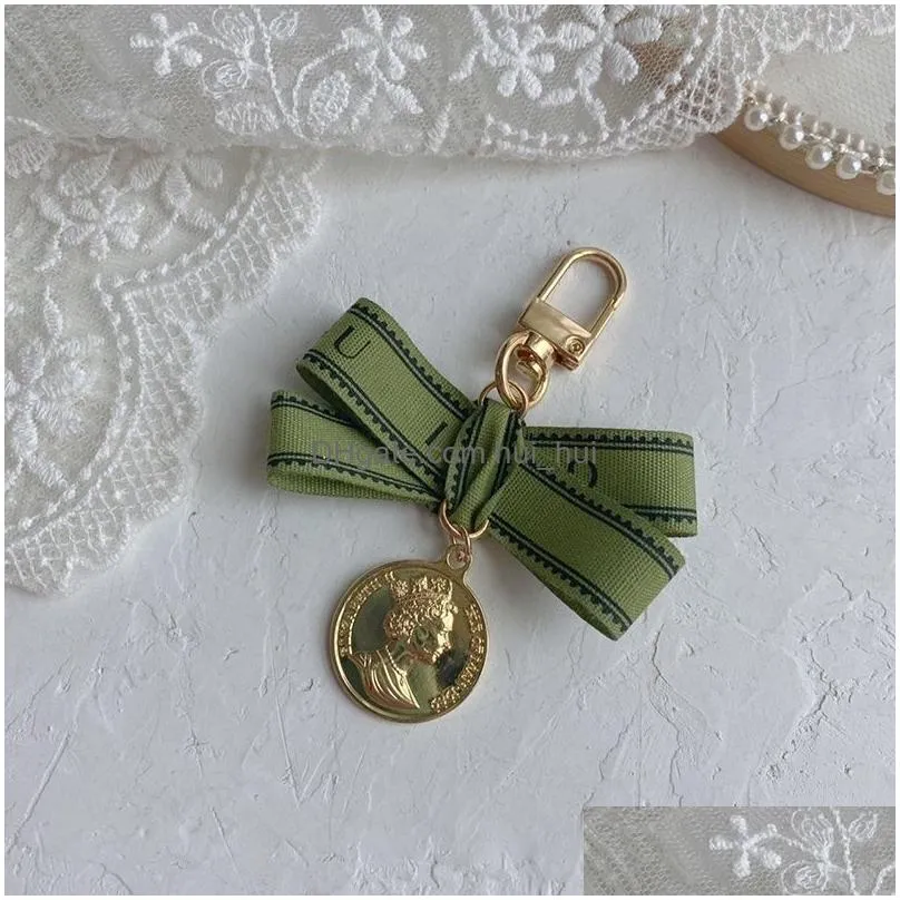 designer keychain luxury key chain bag charm female car key ring pearl charm green ribbon delicate shells keychain couple pendant gift nice