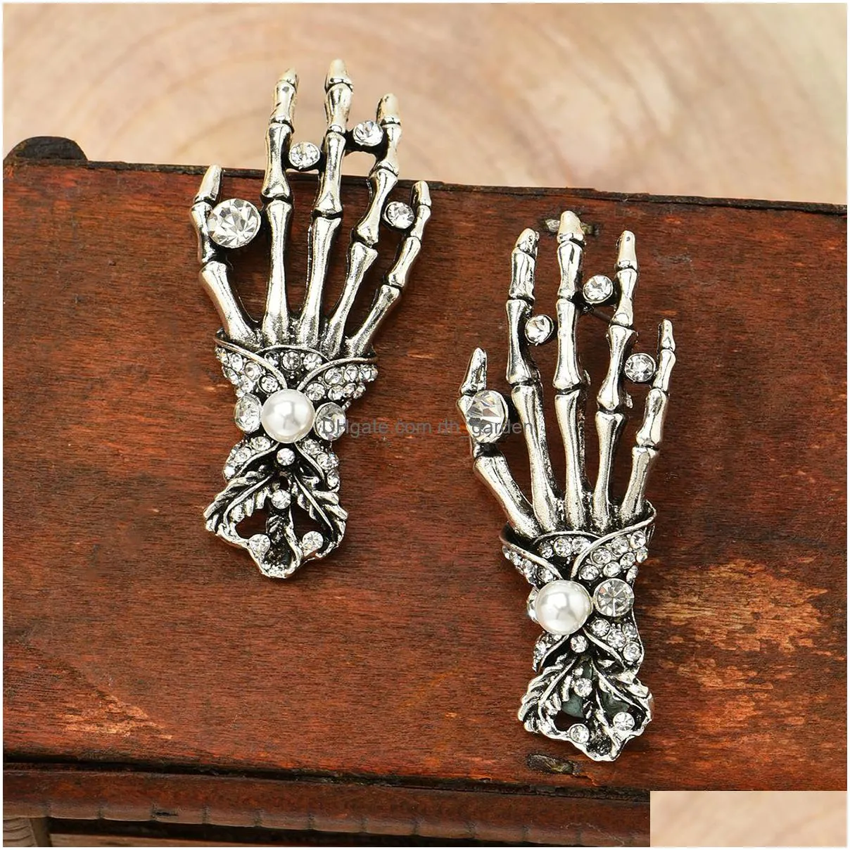 charm european and american crossborder exaggerated halloween skeleton palm diamond pearl personalized simple earrings