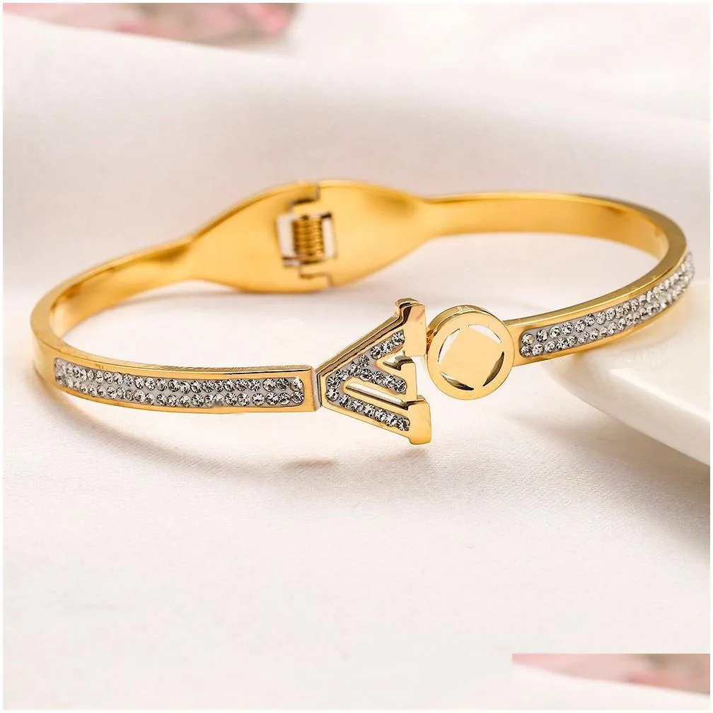 3 colour luxury bracelets women bangle designer letter jewelry 18k gold plated stainless steel wristband cuff fashion jewelry accessories