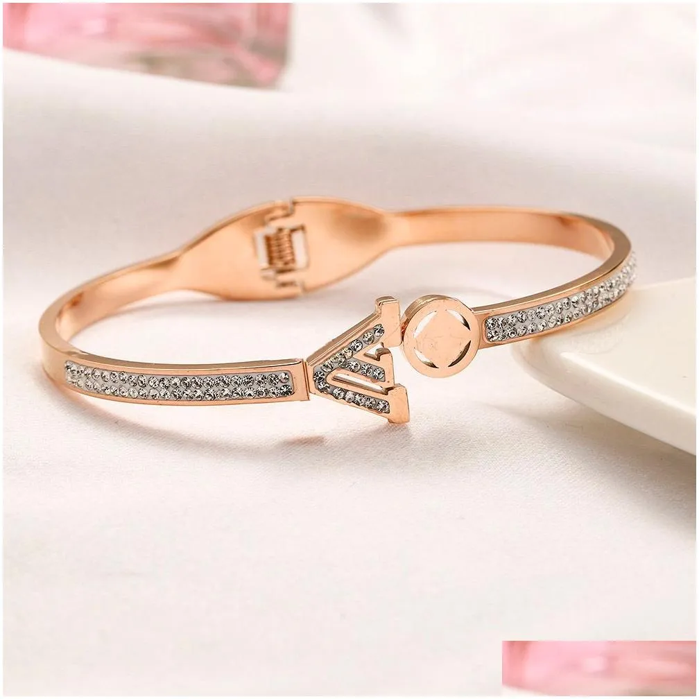 3 colour luxury bracelets women bangle designer letter jewelry 18k gold plated stainless steel wristband cuff fashion jewelry accessories