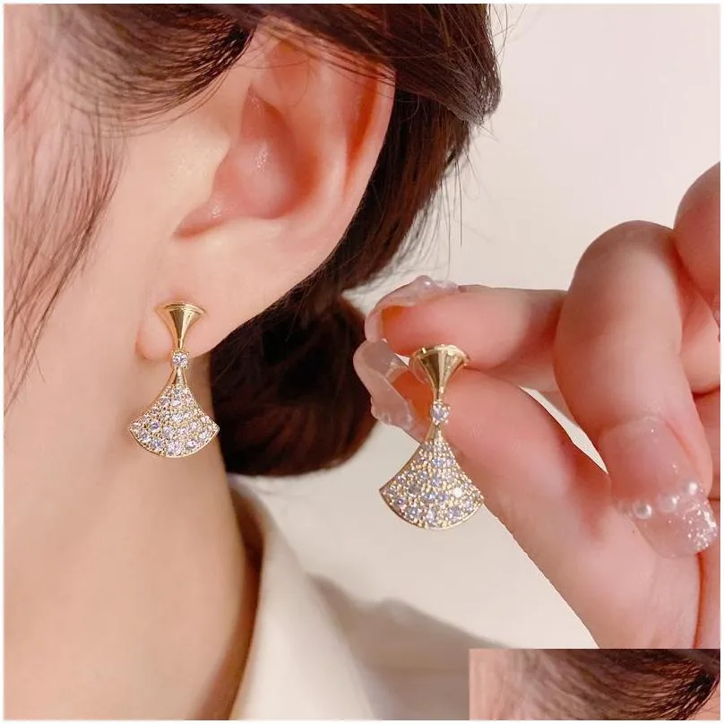 stud earrings s925 silver needle designer small skirt earings 14k gold-plated light luxury elegant temperament delicate shining full diamond fan-shaped