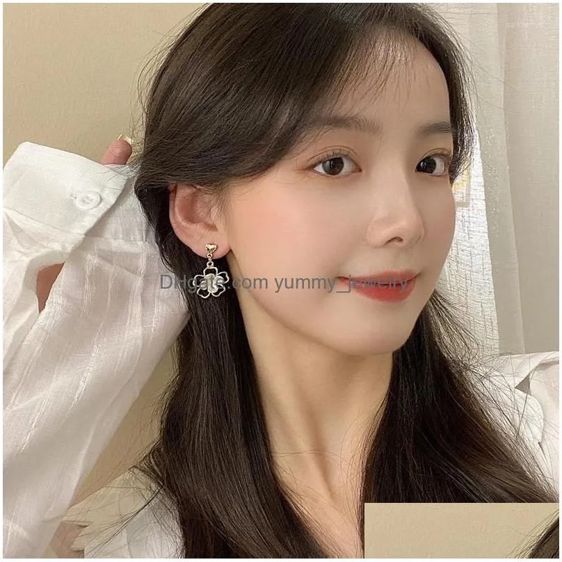 Clip-On & Screw Back Backs Earrings Korean  Resin Small White Shell Flower Clip On No Piercing For Female Versatile Hollow Ear Dr Dh6Lj