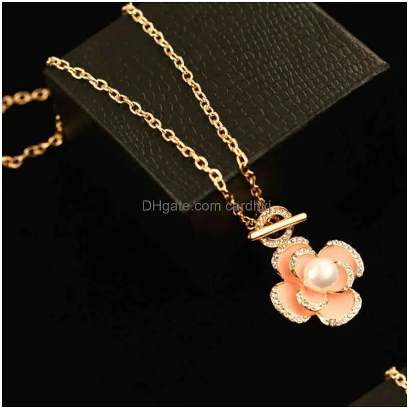 Pendant Necklaces Famous Black Flowers Pendant Necklaces Luxury Esigner Fashion Charm Jewelry Pearl Camellia Necklace For Women6385670 Dhlcu