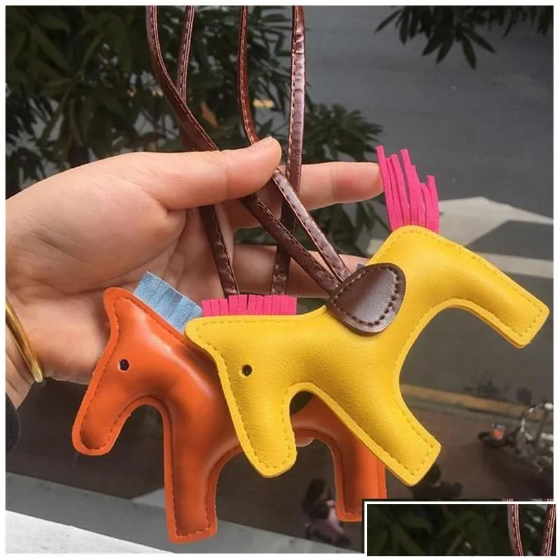 Keychains & Lanyards Keychains Lanyards Designer 16 Colors Fashion Horse Animal Key Chain Pu Leather High Cartoon Decoration For Purse Dhkbc