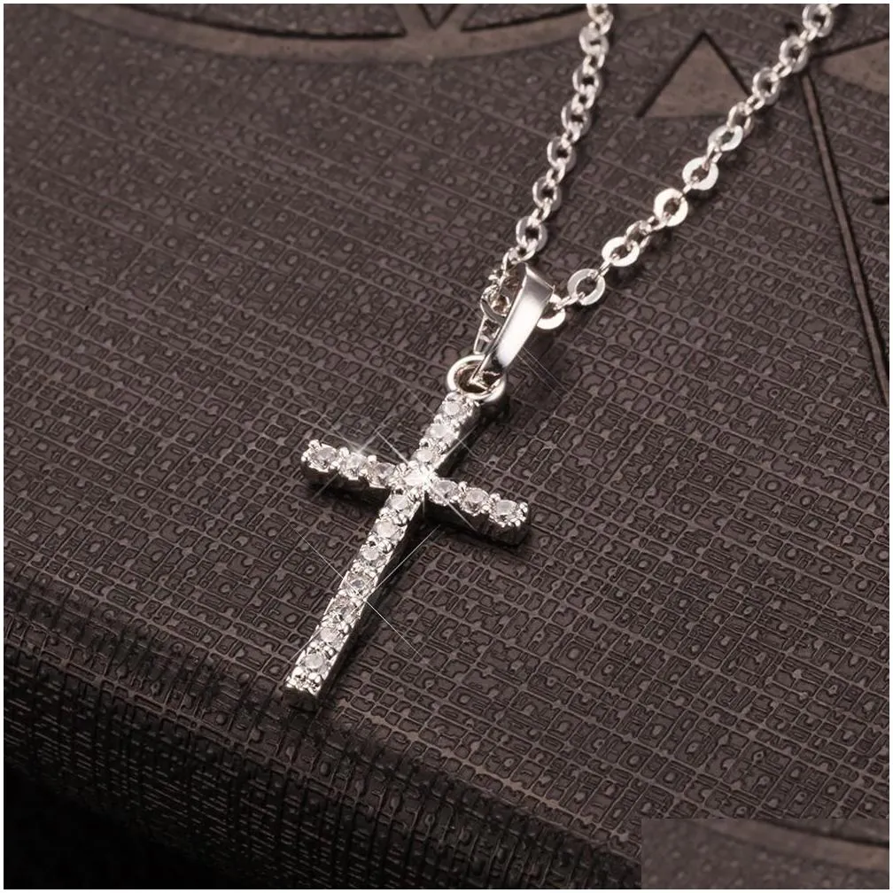 Pendant Necklaces Fashion Female Cross Pendants Drop Gold Black Color Crystal Jesus Pendant Necklace Jewelry For Men/Women Wholesale D Dhj8M