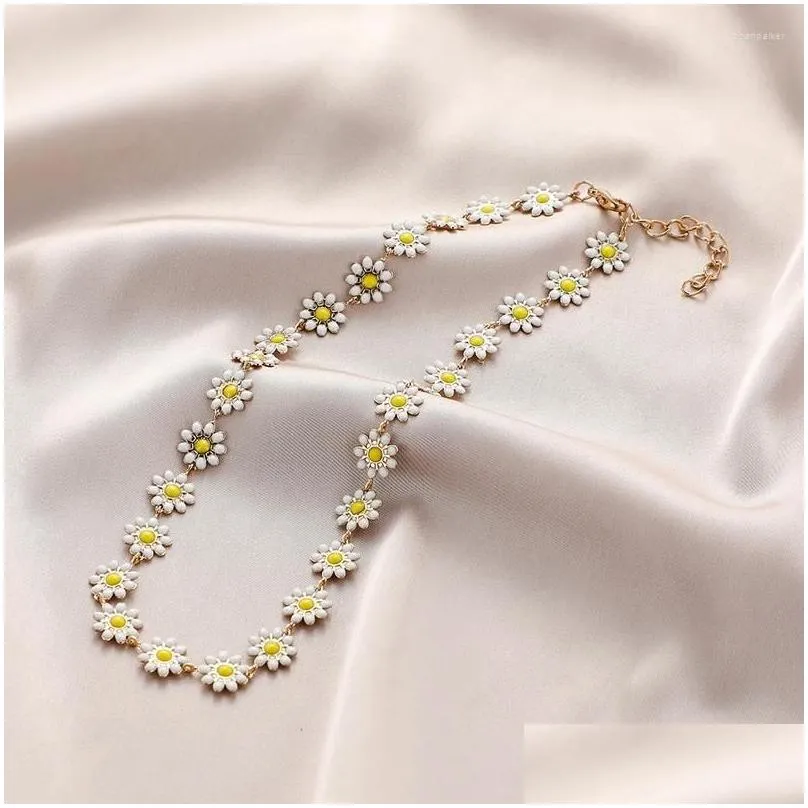 Choker Korean Flower Daisy Clavicle Necklace For Women Bohemian Colorful Beads Glass Crystal Beaded Summer Jewelry