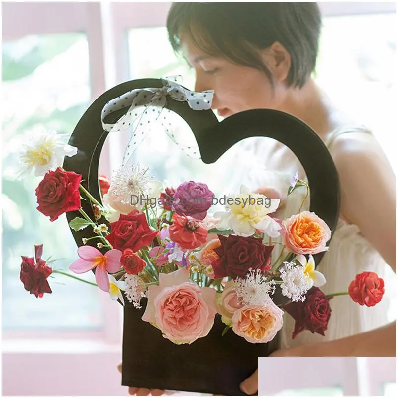 heart portable flower box flower packaging box folding flower paper box florist packaging supplies wholesale lx2784