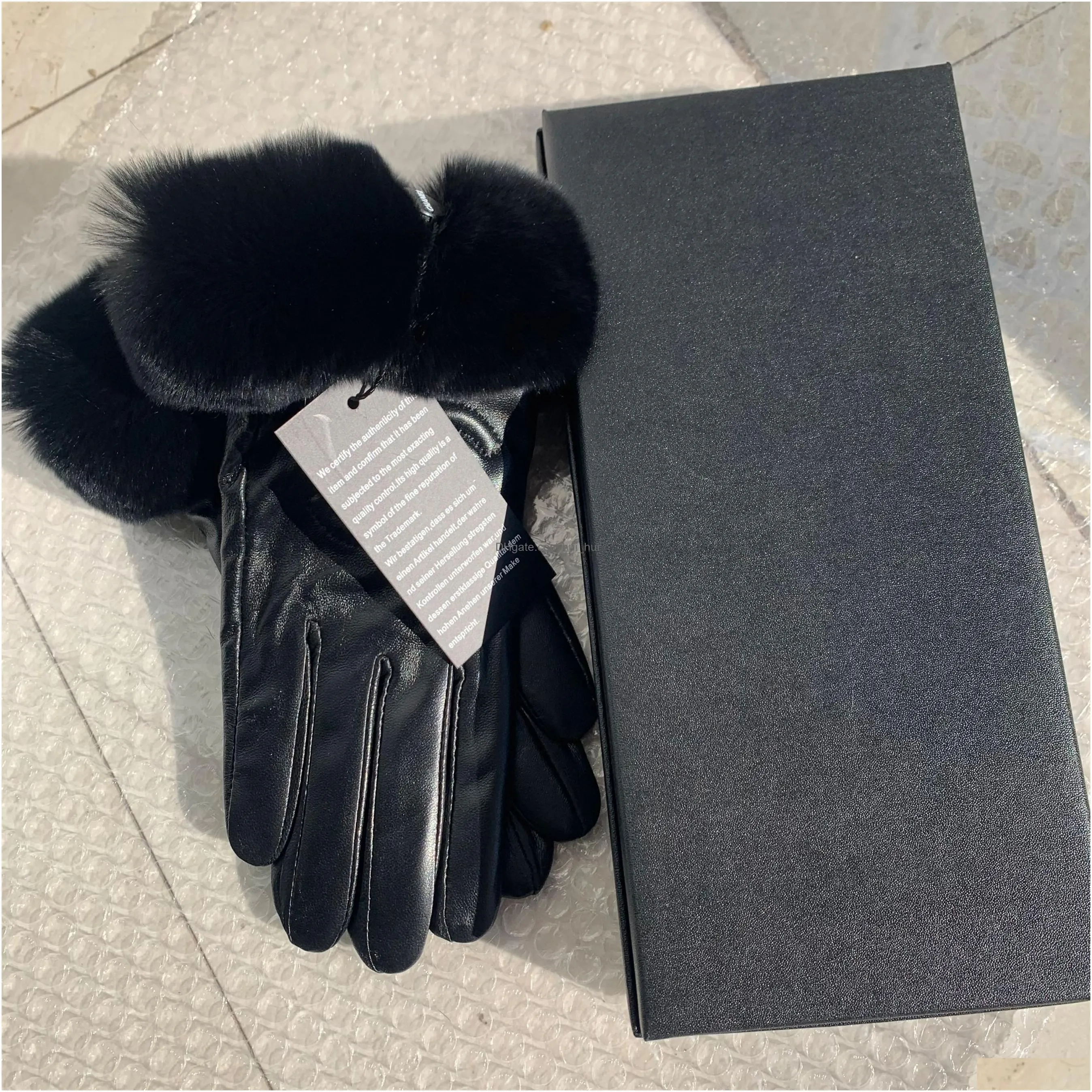 100% sheepskin gloves inside classic brand womens warm gloves lined with cashmere rabbit hair muzzle gloves