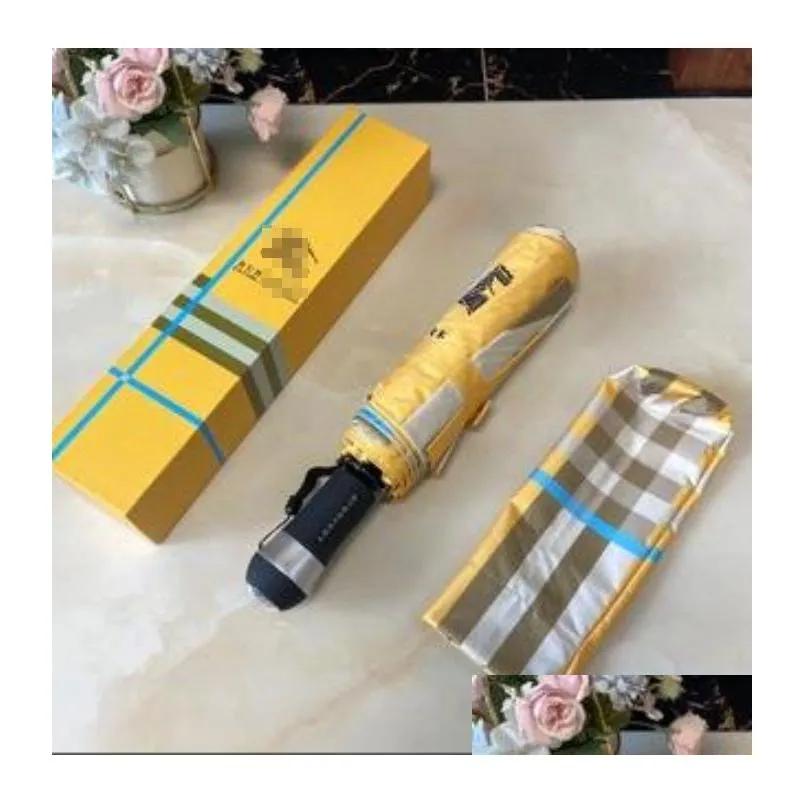 Unisex Elegant Designer Umbrellas with Plaid Printing Suitable to Sun Rain Days High Quality Folding Umbrellas Gift Ideas