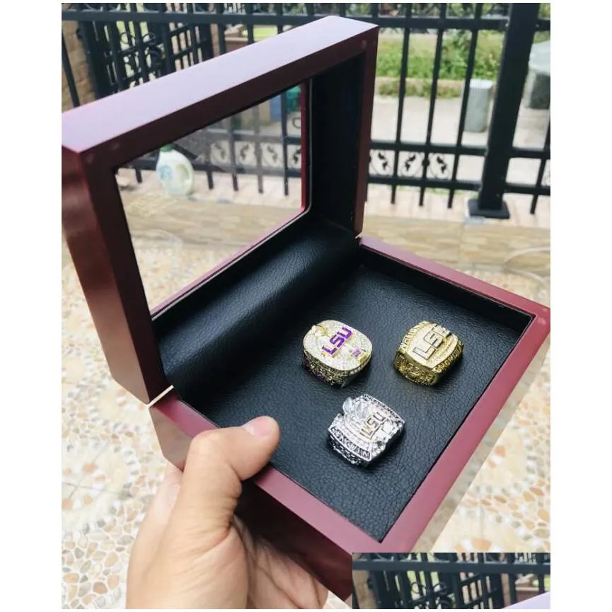 Cluster Rings Lsu 3Pcs 2003 2007 Tigers Nationals Team Champions Championship Ring With Wooden Box Souvenir Men Fan Gift Wholesal Drop Dhg2Z