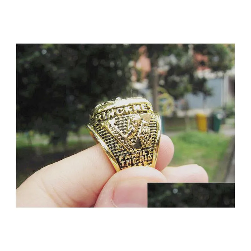 Cluster Rings 1985 Villanova Wildcats Basketball Championship Ring With Wooden Display Box Souvenir Men Fan Gift Wholesale Drop Drop D Dhpgc