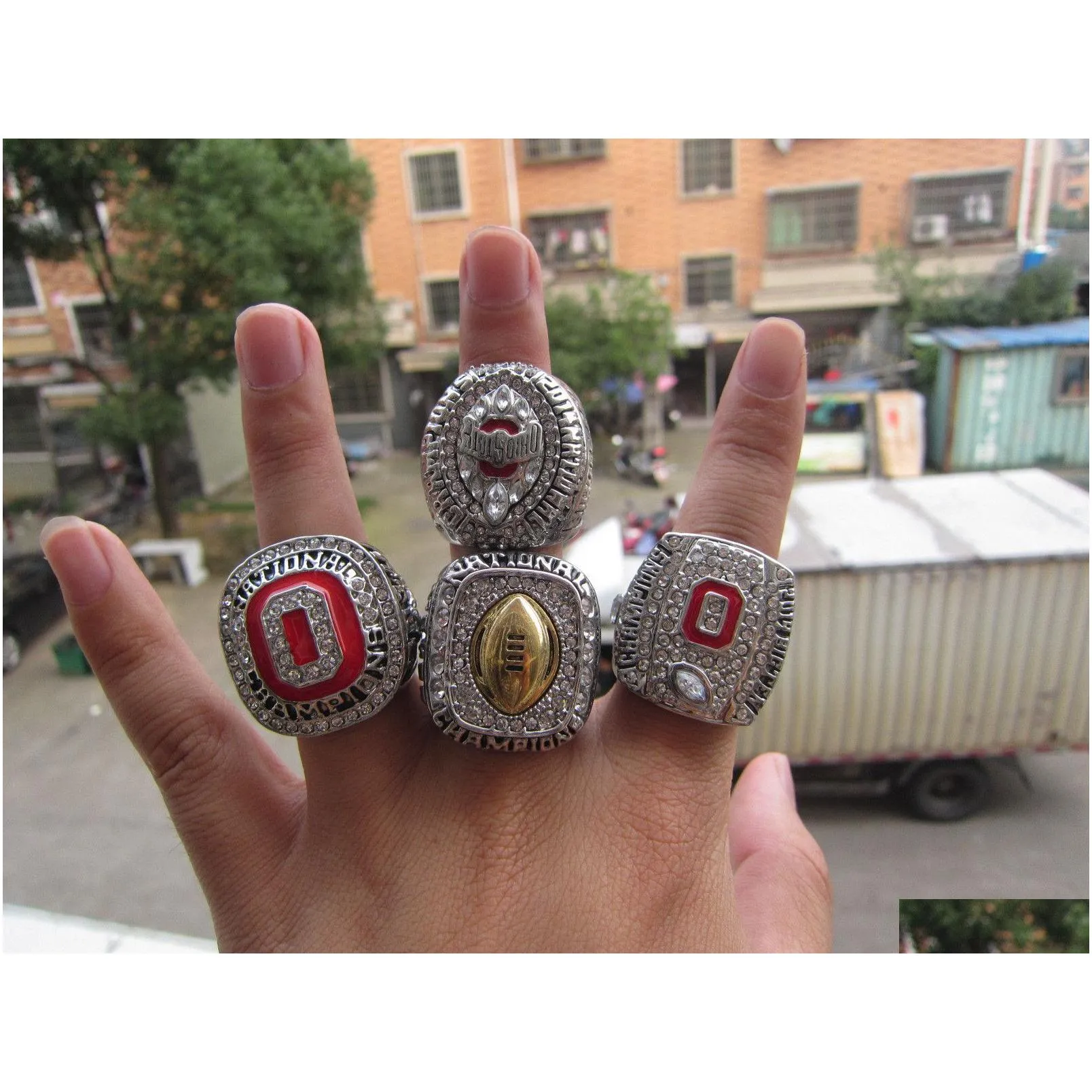 Cluster Rings Ohio State 4Pcs Football National Championship Ring With Wooden Display Box Souvenir Men Fan Gift Wholesale Drop Drop De Dhmgo
