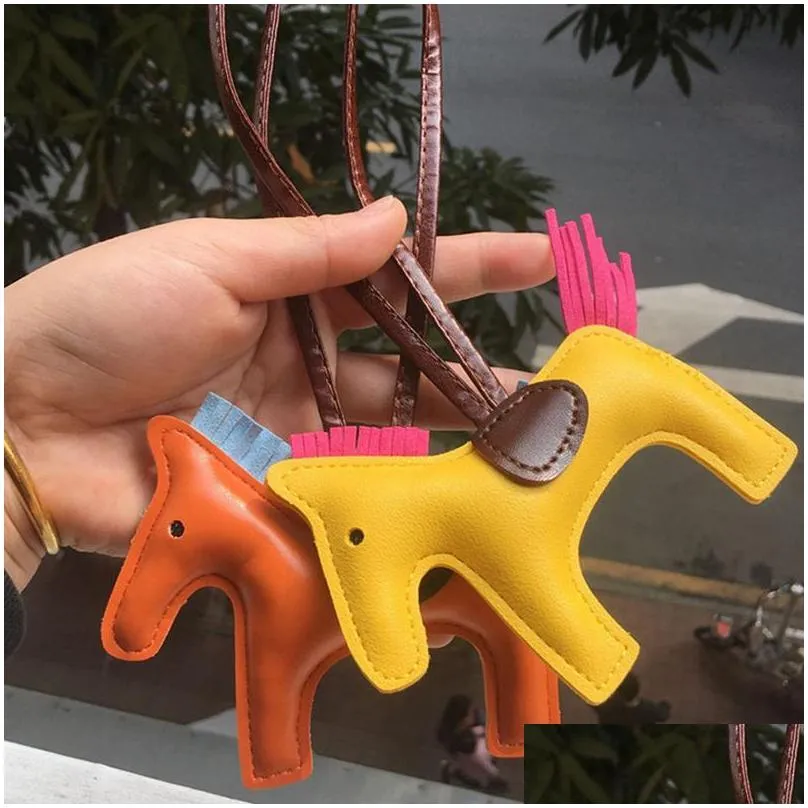 designer keychains 16 colors fashion horse animal key chain pu leather high cartoon decoration for purse keychains cute key chains