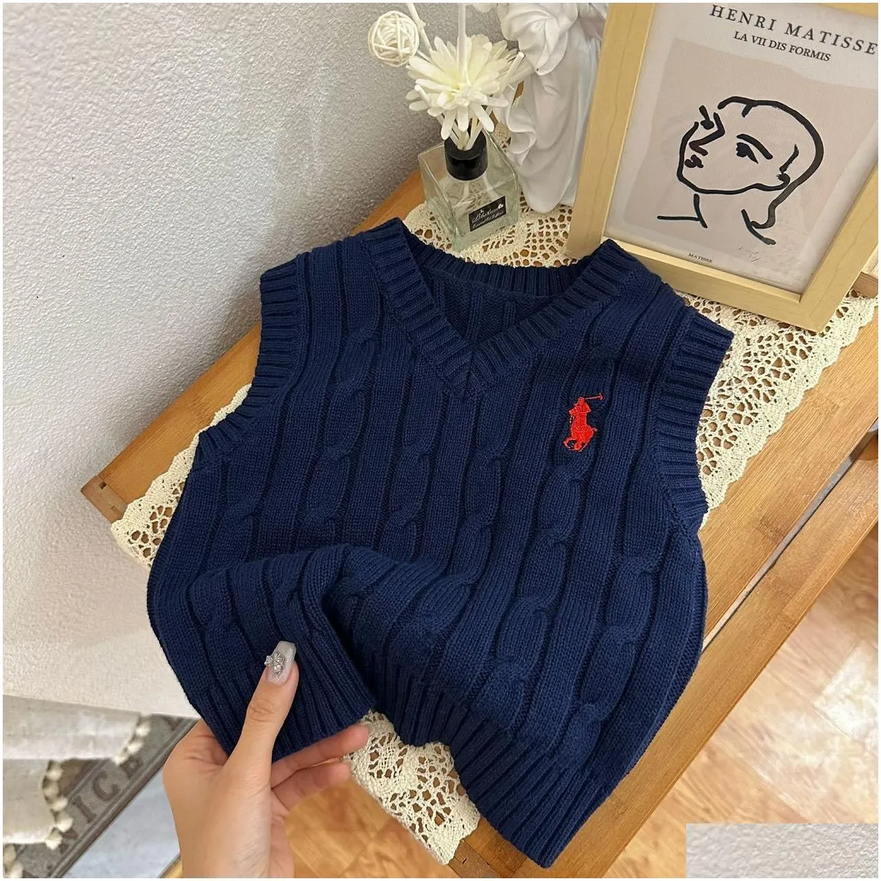 Children Sweater Vest Thick Needle Sleeveless Pullover V-Neck Knitting Sweater Tops Thread Trimming Boys Sweater 2-7T