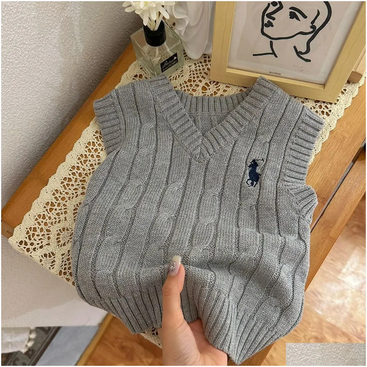 Children Sweater Vest Thick Needle Sleeveless Pullover V-Neck Knitting Sweater Tops Thread Trimming Boys Sweater 2-7T